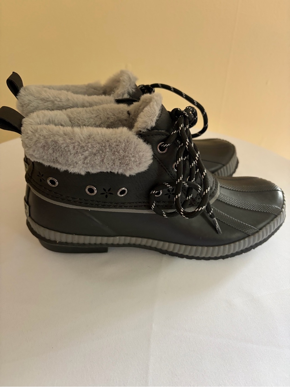 JBU Women’s Gray Faux Fur Lined Waterproof Duck Boots